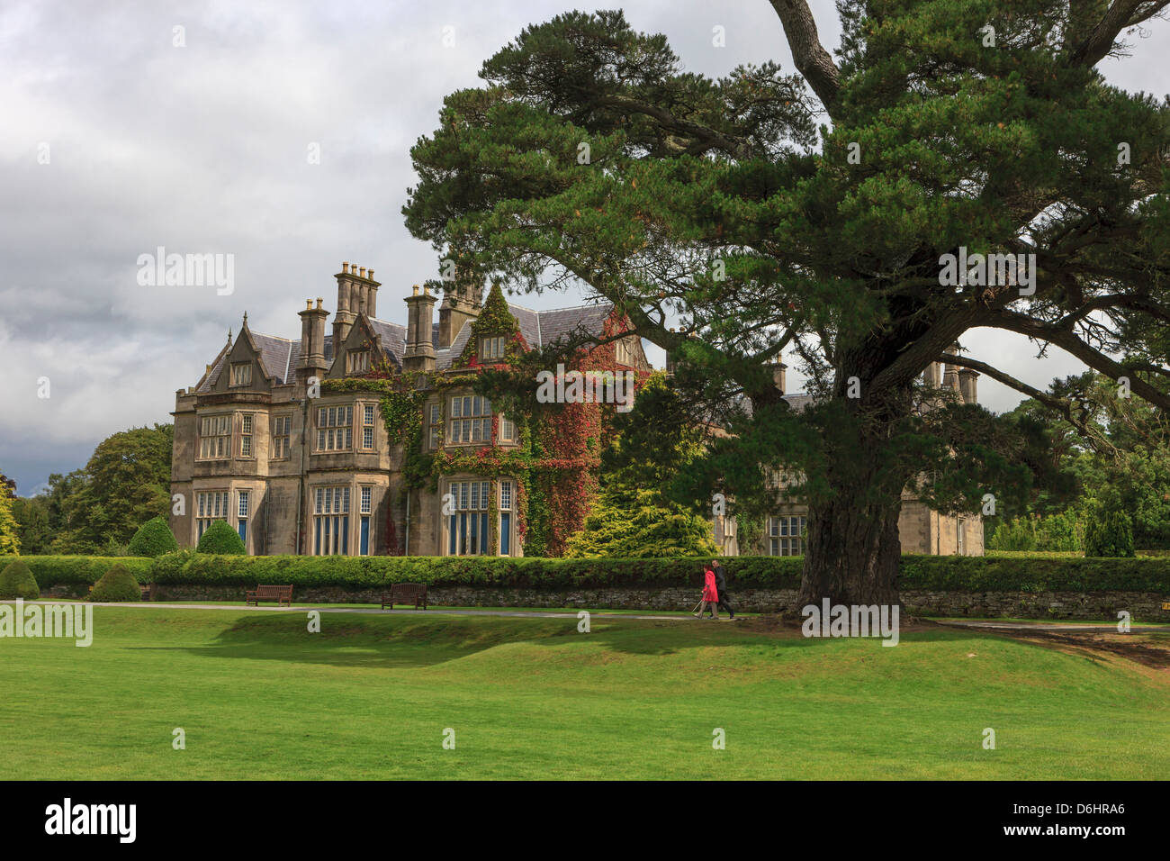 Parco Nazionale di Killarney, nella contea di Kerry, Irlanda. Riserva della Biosfera dall'UNESCO. Muckross House. Foto Stock