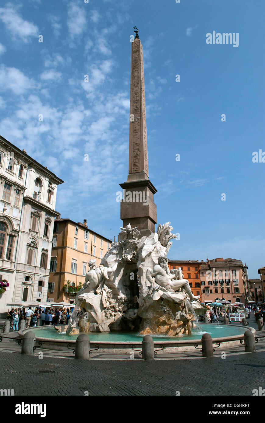 Italia, Roma. Gian Lorenzo Bernini la famosa Fontana dei Quattro Fiumi o Fontana dei Quattro Fiumi. Foto Stock