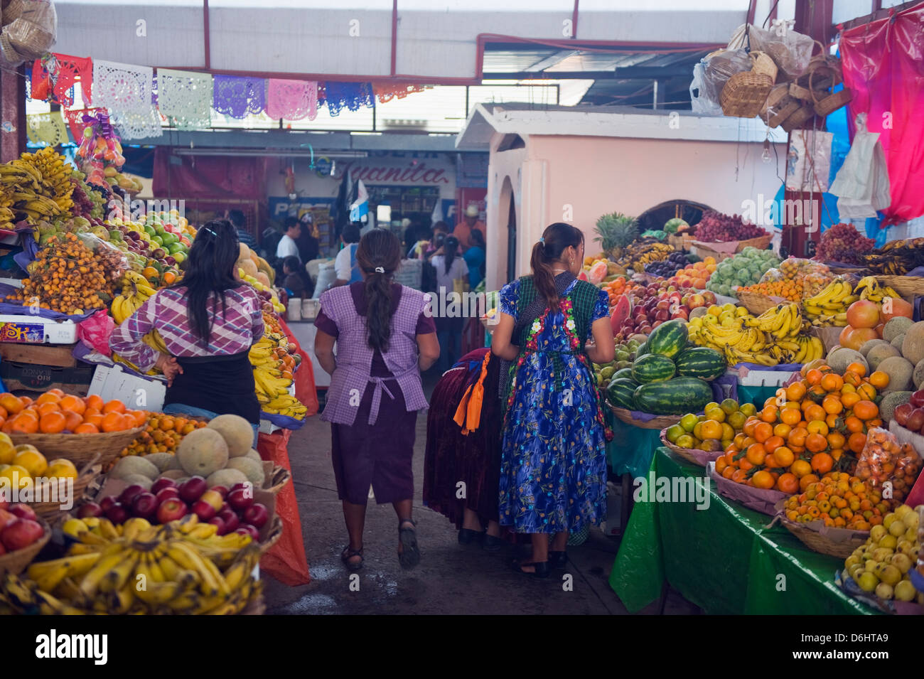 Pressione di stallo di frutta, Tlacolula mercato domenicale, stato di Oaxaca, Messico, America del Nord Foto Stock