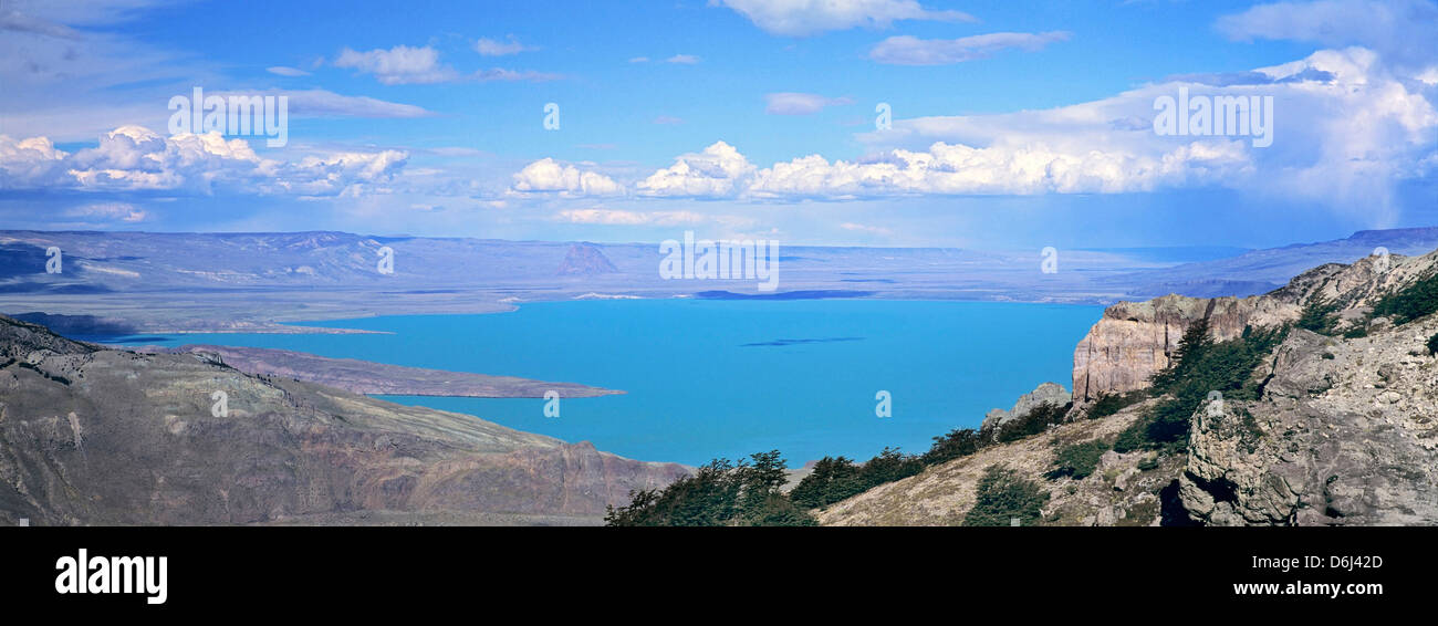 Il Lago San Martin, Patagonia, Argentina, verso la steppa della Patagonia. La Patagonia Argentina. Foto Stock