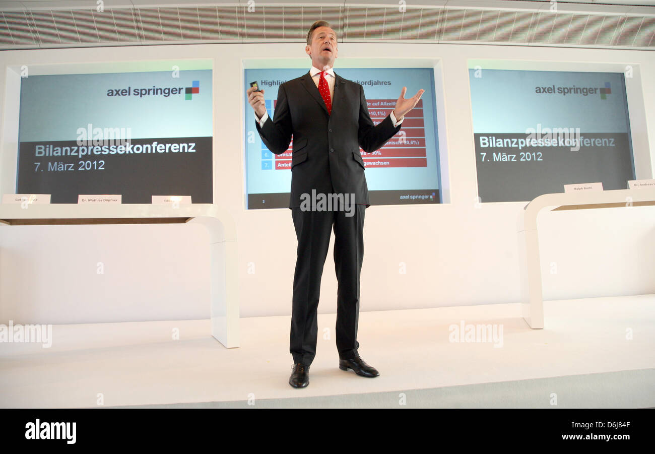 CEO del gruppo di media di Axel Springer AG Mathias Doepfner parla presso la casa editrice a Berlino, Germania, 07 marzo 2012. Doepfner presenta i risultati annuali dell'anno fiscale 2011. Foto: STEPHANIE PILICK Foto Stock