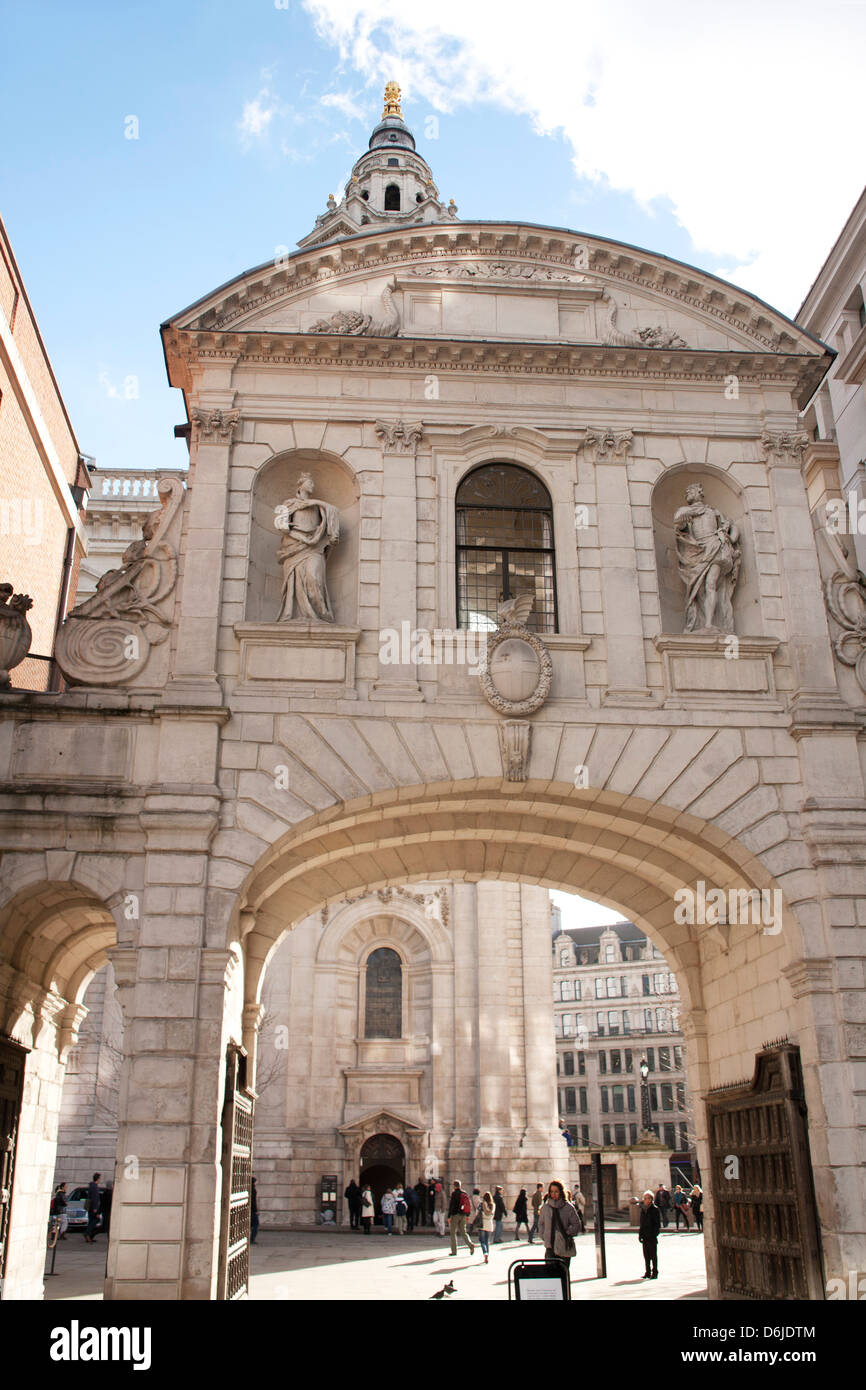 Il Temple Bar Gateway, archway collegando Cattedrale di San Paolo a Paternoster Square, Londra, Inghilterra, Regno Unito, Europa Foto Stock