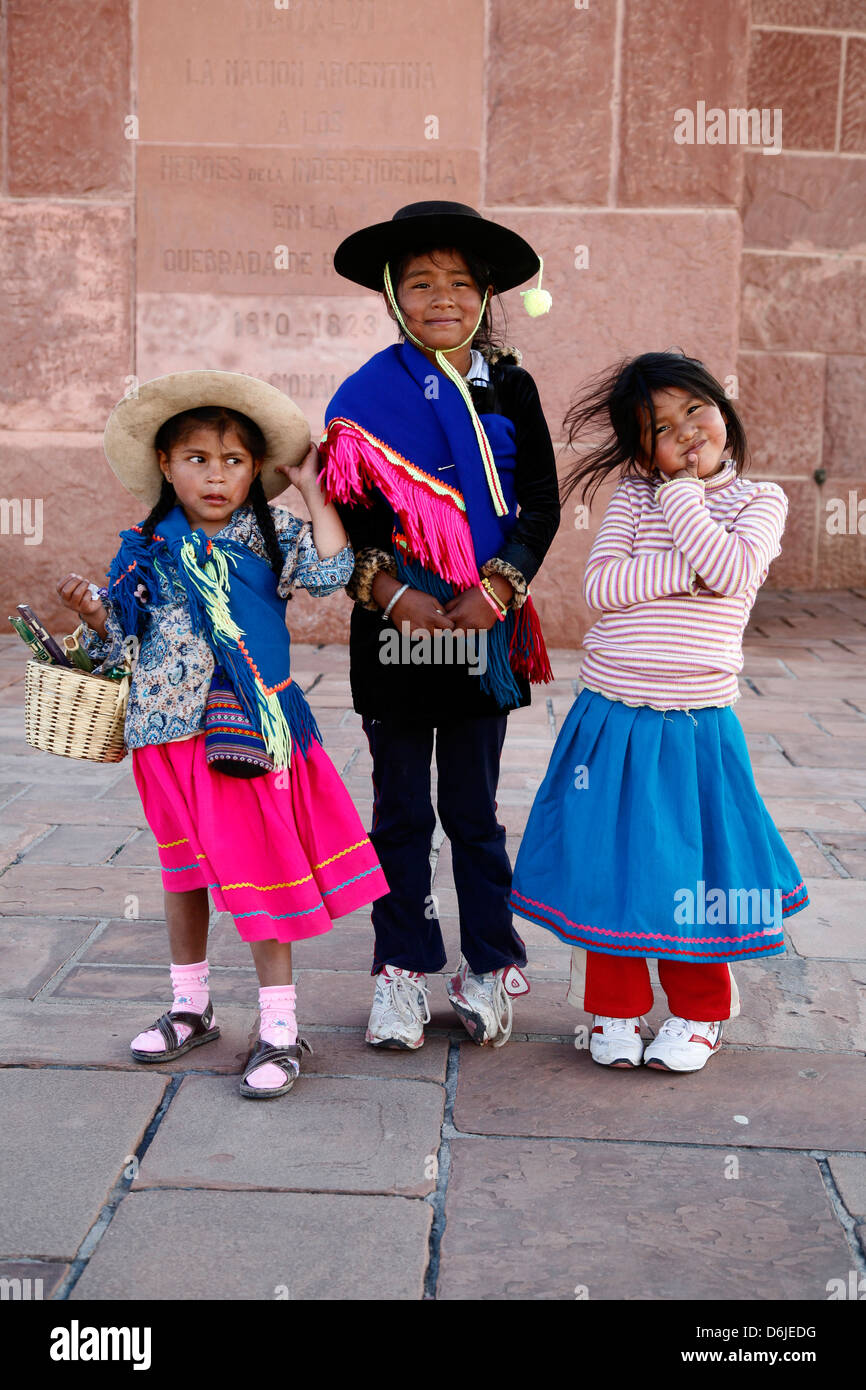 Ritratto di giovane ragazze Quechua, Humahuaca, Quebrada de Humahuaca, provincia di Jujuy, Argentina, Sud America Foto Stock
