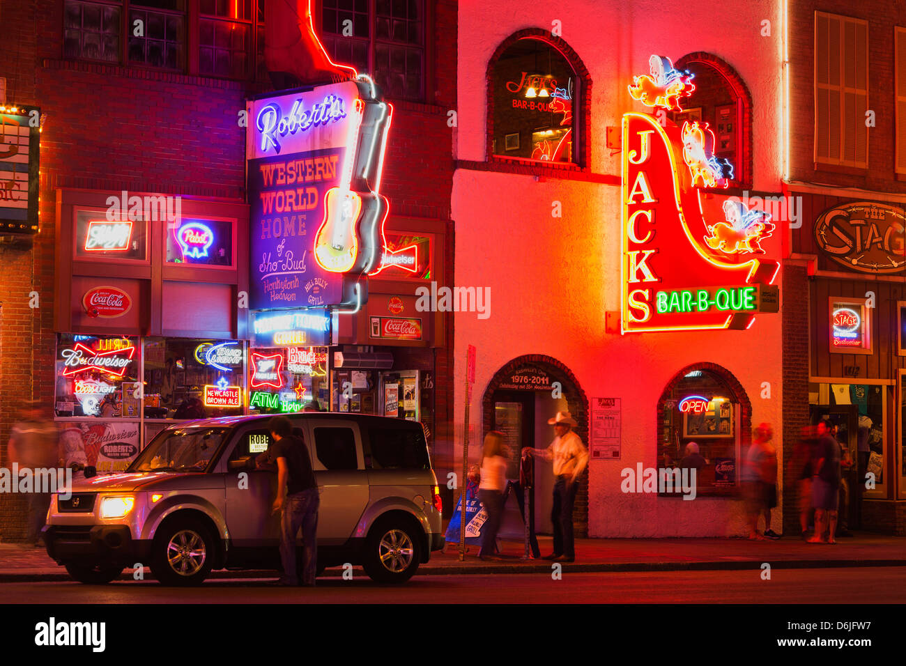 Insegne al neon di Broadway Street, Nashville, Tennessee, Stati Uniti d'America, America del Nord Foto Stock