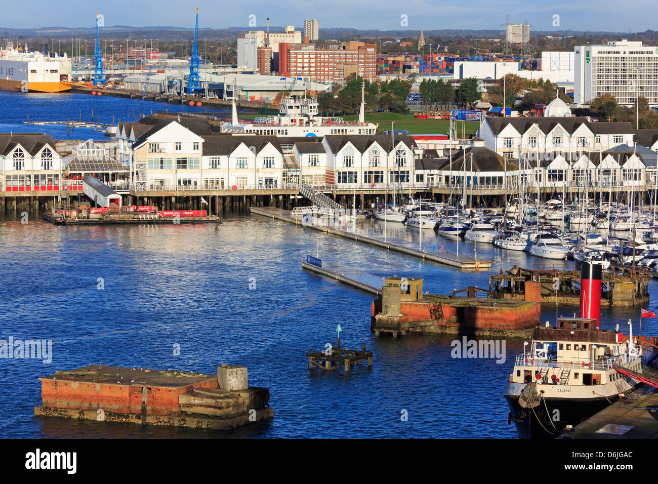 Città Quay nel Porto di Southampton, Hampshire, Inghilterra, Regno Unito, Europa Foto Stock