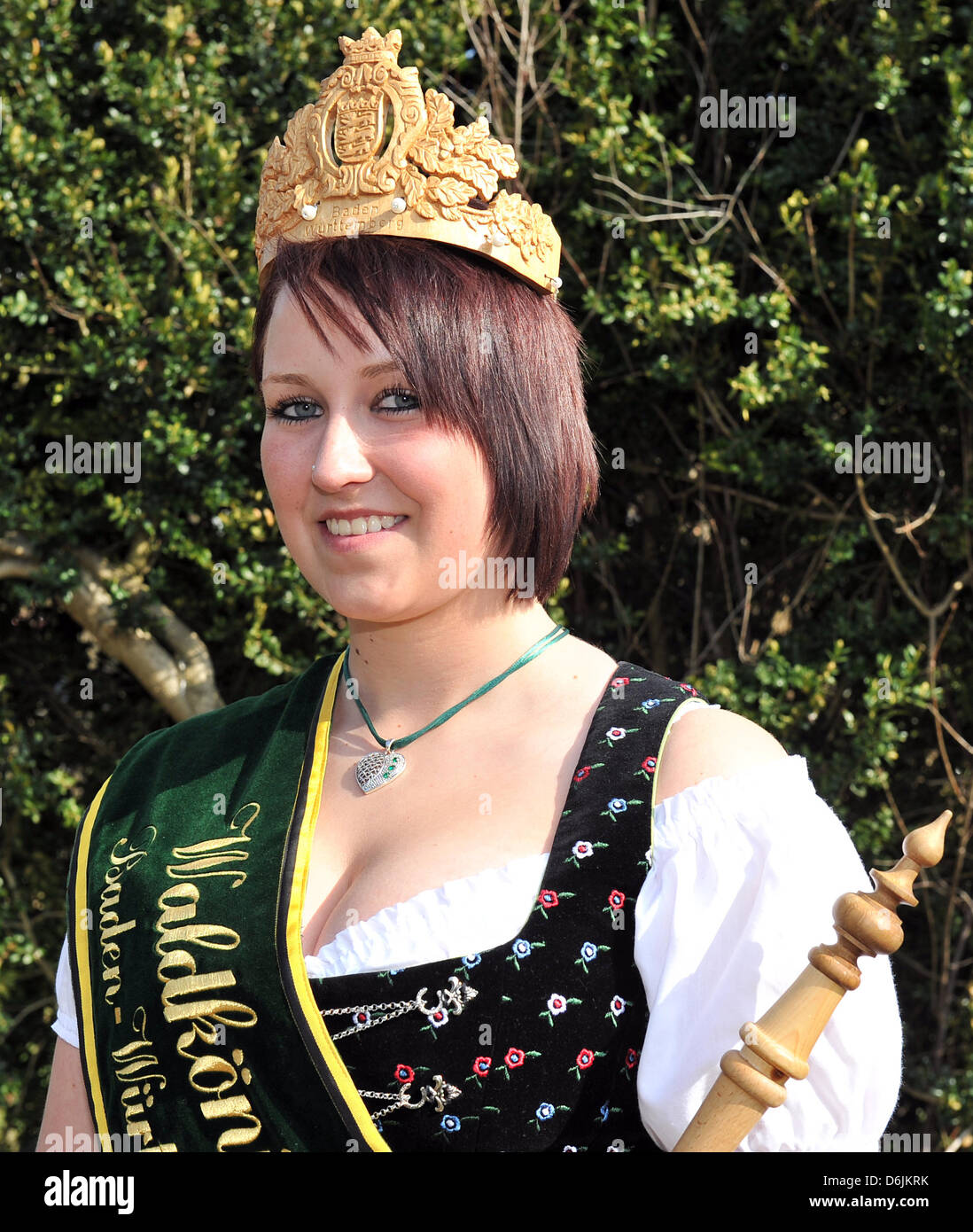 Baden-Wuerttemberg's New Forest Regina Marina Gottlieb pone a Nagold, Germania, 21 marzo 2012. La terza Foresta Regina rappresenterà la silvicoltura e le industrie del legno e sarà l ambasciatore di interesse forestale gruppi nello stato. Foto: Jan-Philipp Strobel Foto Stock