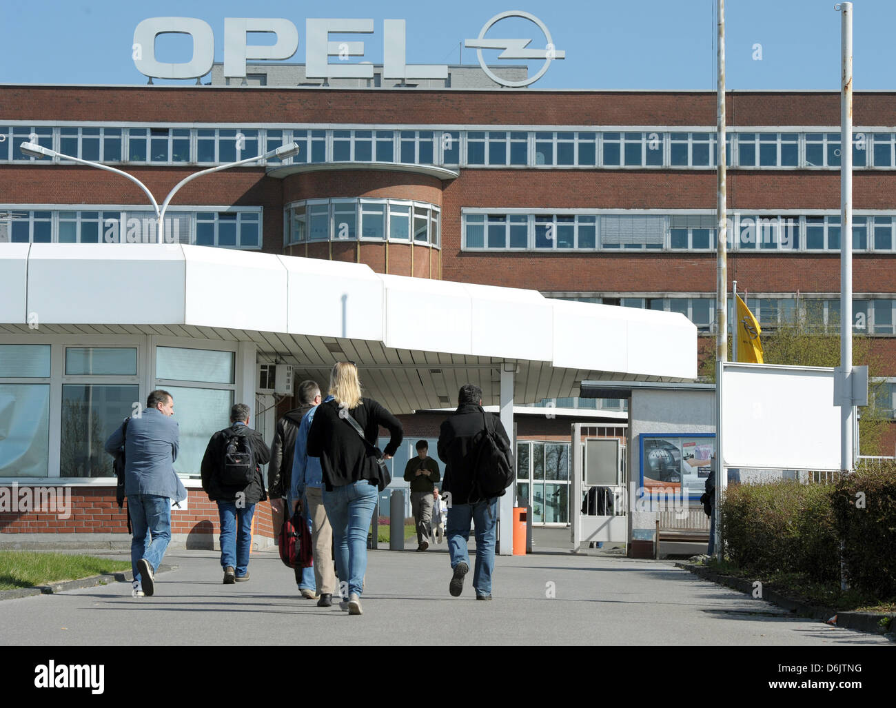 I collaboratori a immettere la Opel stabilimento di Bochum, Germania, 26 marzo 2012. Opel presidente Stracke ha rehected indiscrezioni su imminente chiusure di stabilimenti Opel in Europa a causa di scarsa convenienza economica. Foto: CAROLINE SEIDEL Foto Stock