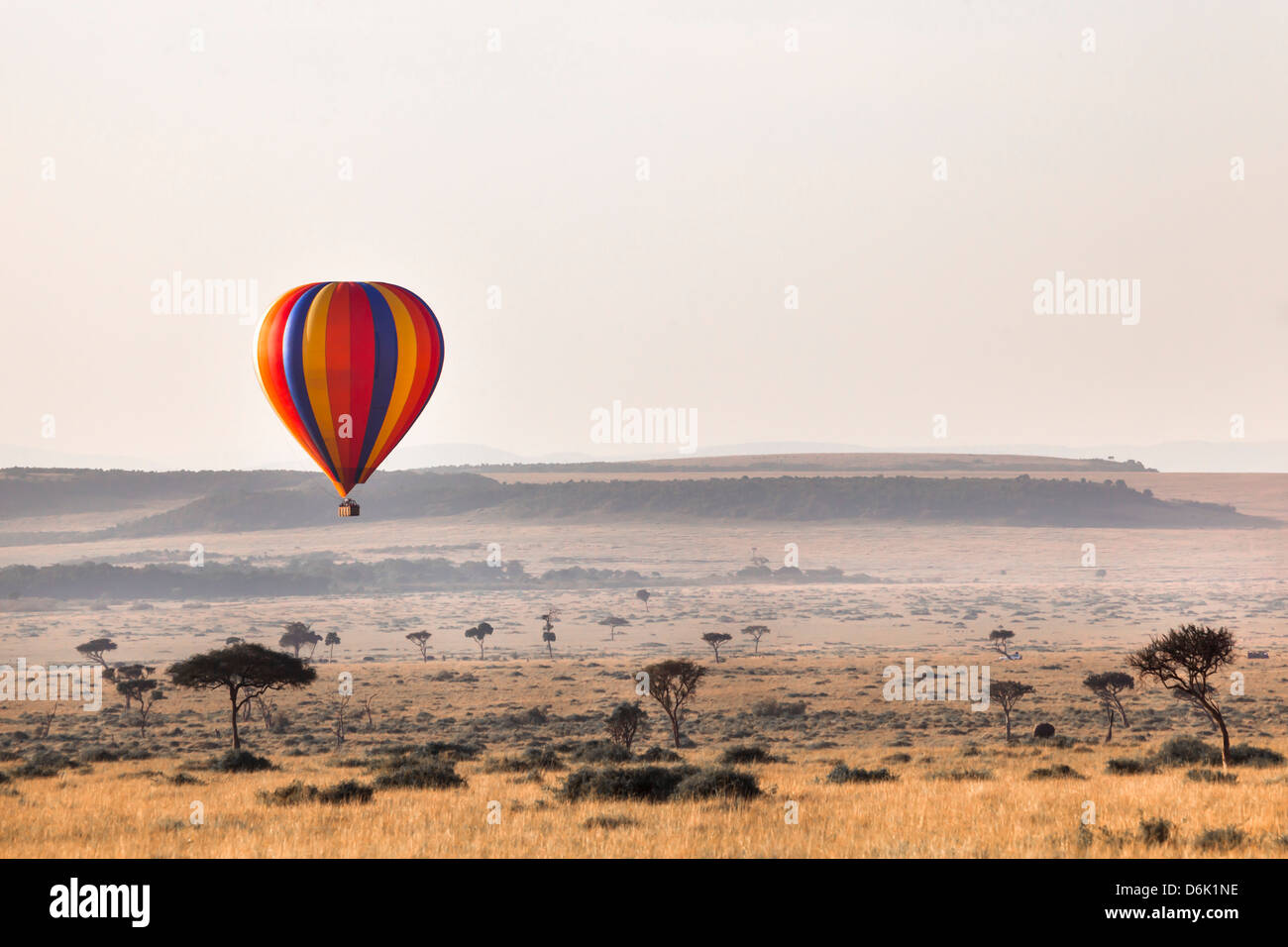 Alba giro in mongolfiera, Masai Mara riserva nazionale, Kenya, Africa orientale, Africa Foto Stock