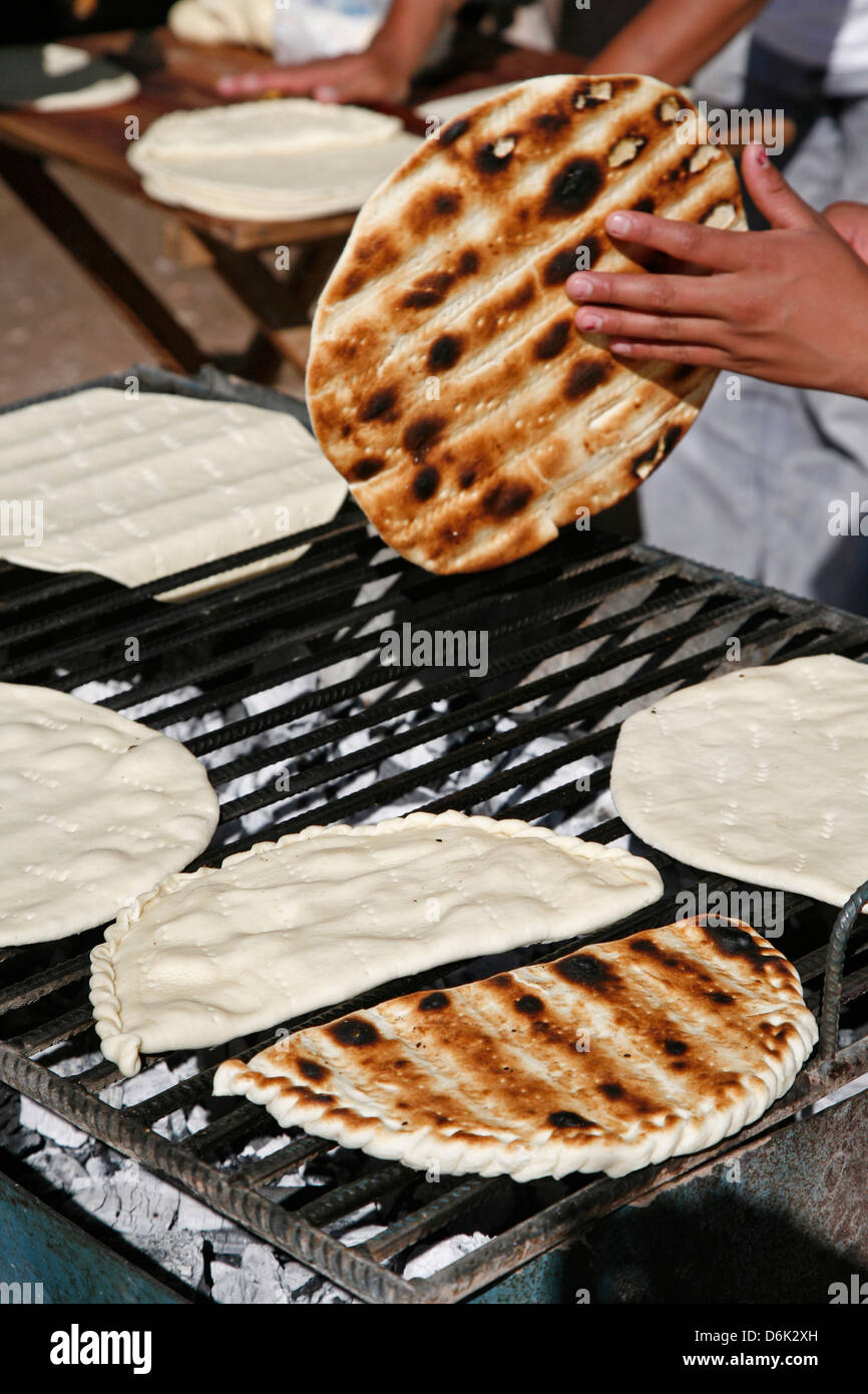 Torta Asada pane, Humahuaca, Quebrada de Humahuaca, provincia di Jujuy, Argentina, Sud America Foto Stock