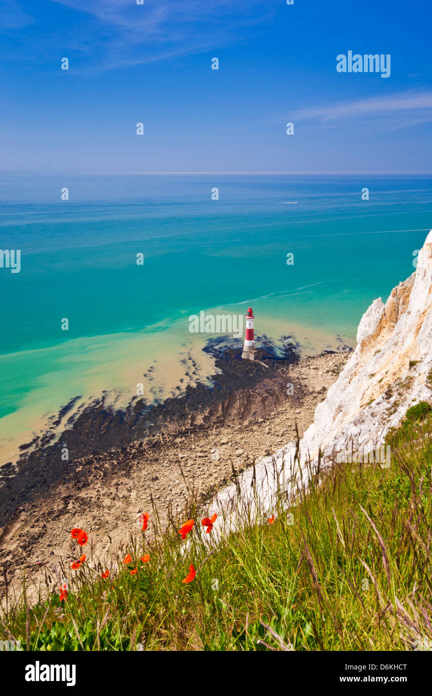 Faro di Beachy Head sotto Seven Sisters scogliere di gesso South Downs Way South Downs parco nazionale est sussex inghilterra uk gb europa Foto Stock