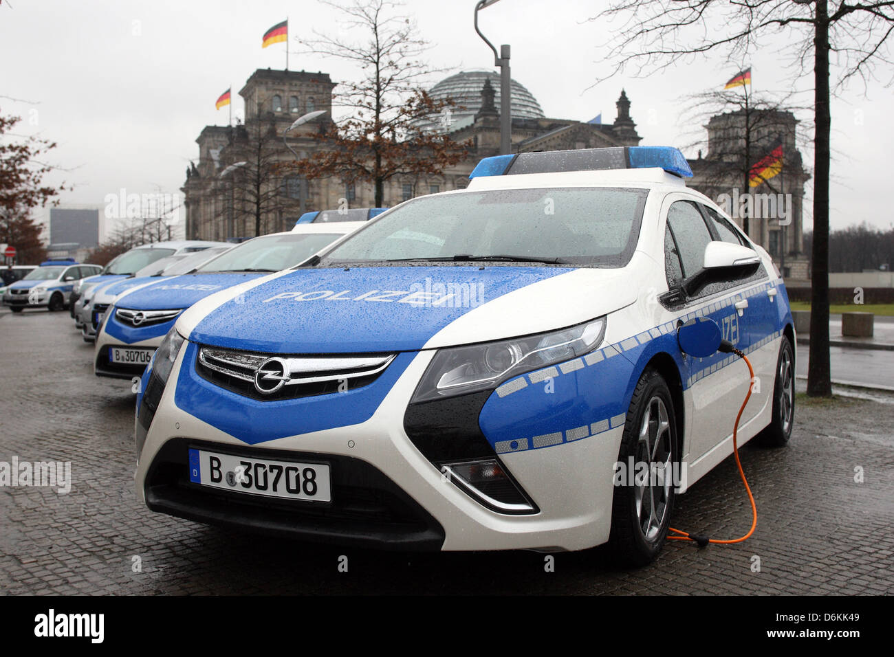 Berlino, Germania, nuovi veicoli elettrici della polizia di Berlino Foto Stock