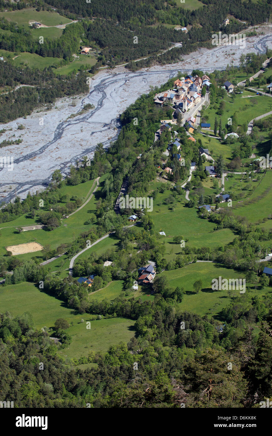 Pittoresco villaggio situato nella parte posteriore paese delle Alpes-maritimes Foto Stock