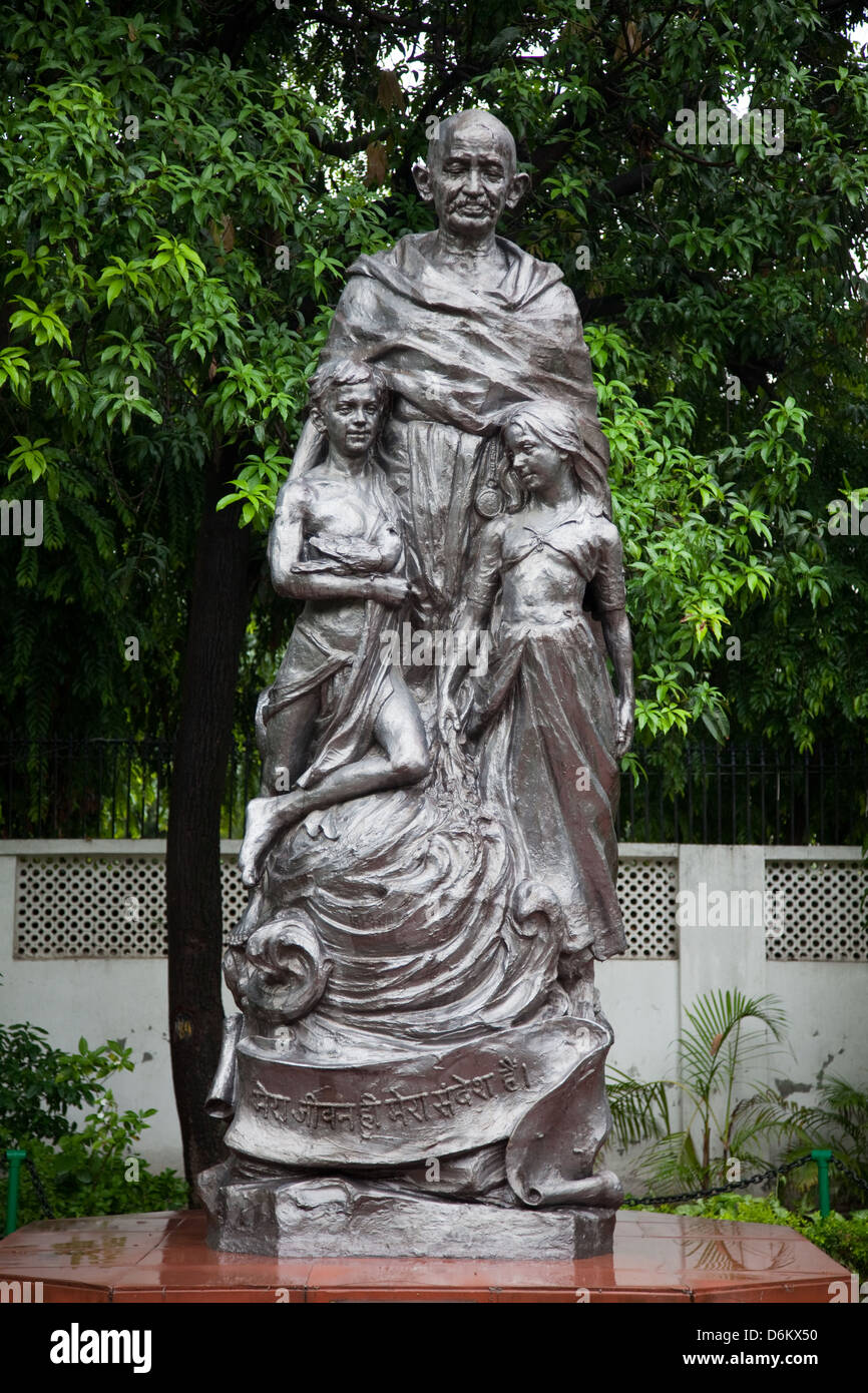 Statua del Mahatma Gandhi a Gandhi Smriti New Delhi India Foto Stock