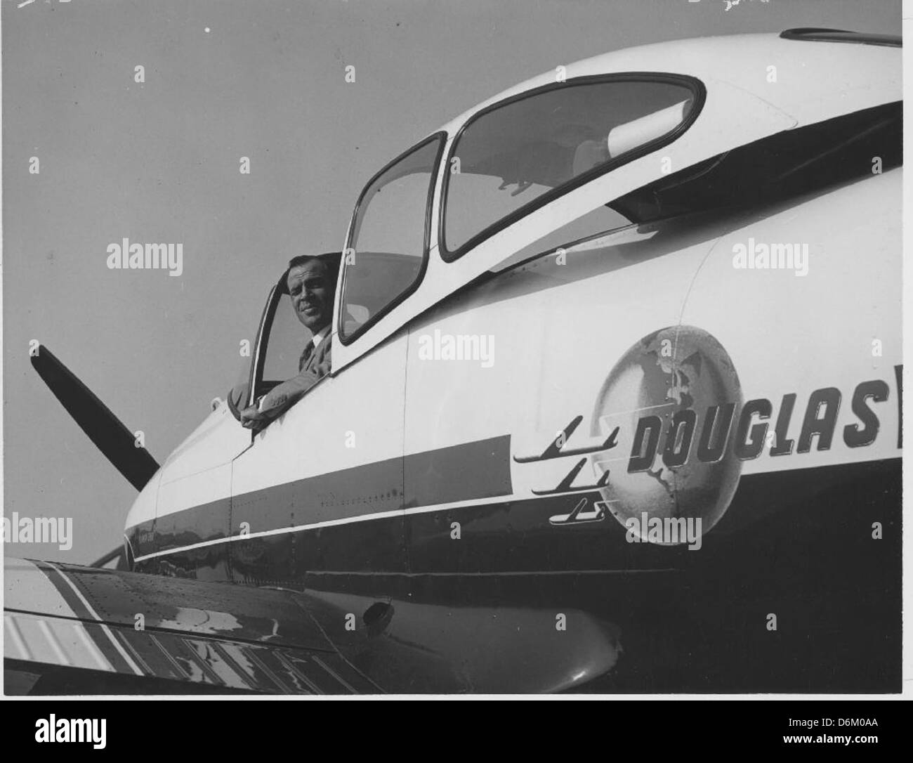 Il Ryan Navion è un aereo monomotore ad ala bassa introdotto nei primi anni '1950 È stato utilizzato principalmente per l'aviazione generale e l'addestramento al volo. Questo aereo presenta un design distintivo ed è stato prodotto dalla Ryan Aeronautical, una società chiave nella storia dell'aviazione. Il Ryan Navion fa ora parte della collezione del San Diego Air and Space Museum. Foto Stock