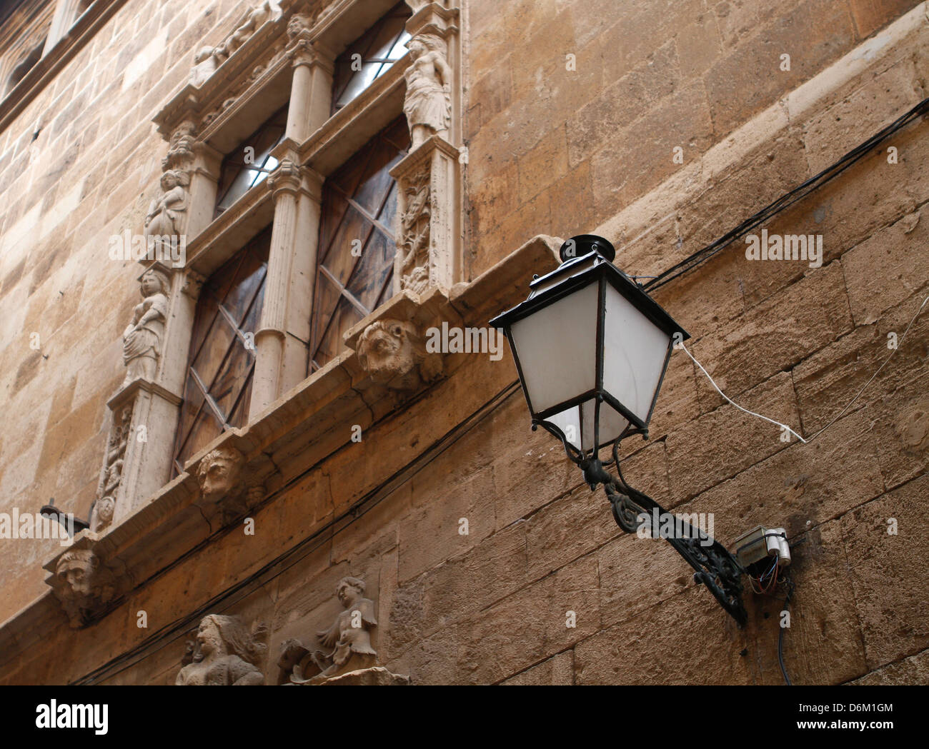 Dettagli in muri tra le strade di Palma de Maiorca centro città, Spagna Foto Stock