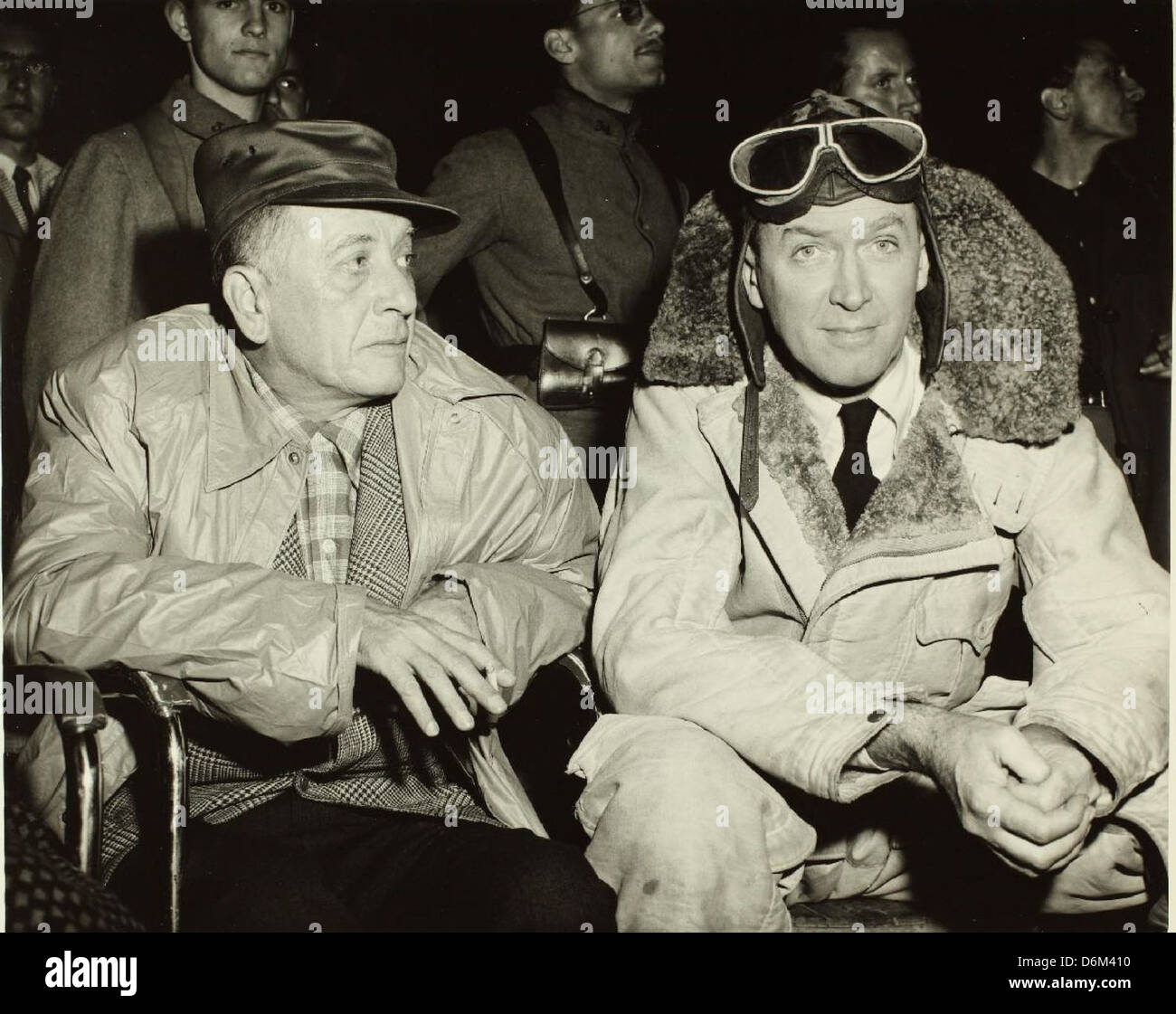 Leland Hayward, il produttore del film del 1957 *The Spirit of St. Louis*, ha lavorato con l'attore Jimmy Stewart, che ha interpretato Charles Lindbergh nel film. Il film drammatizzò lo storico volo transatlantico di Lindbergh del 1927. Foto Stock