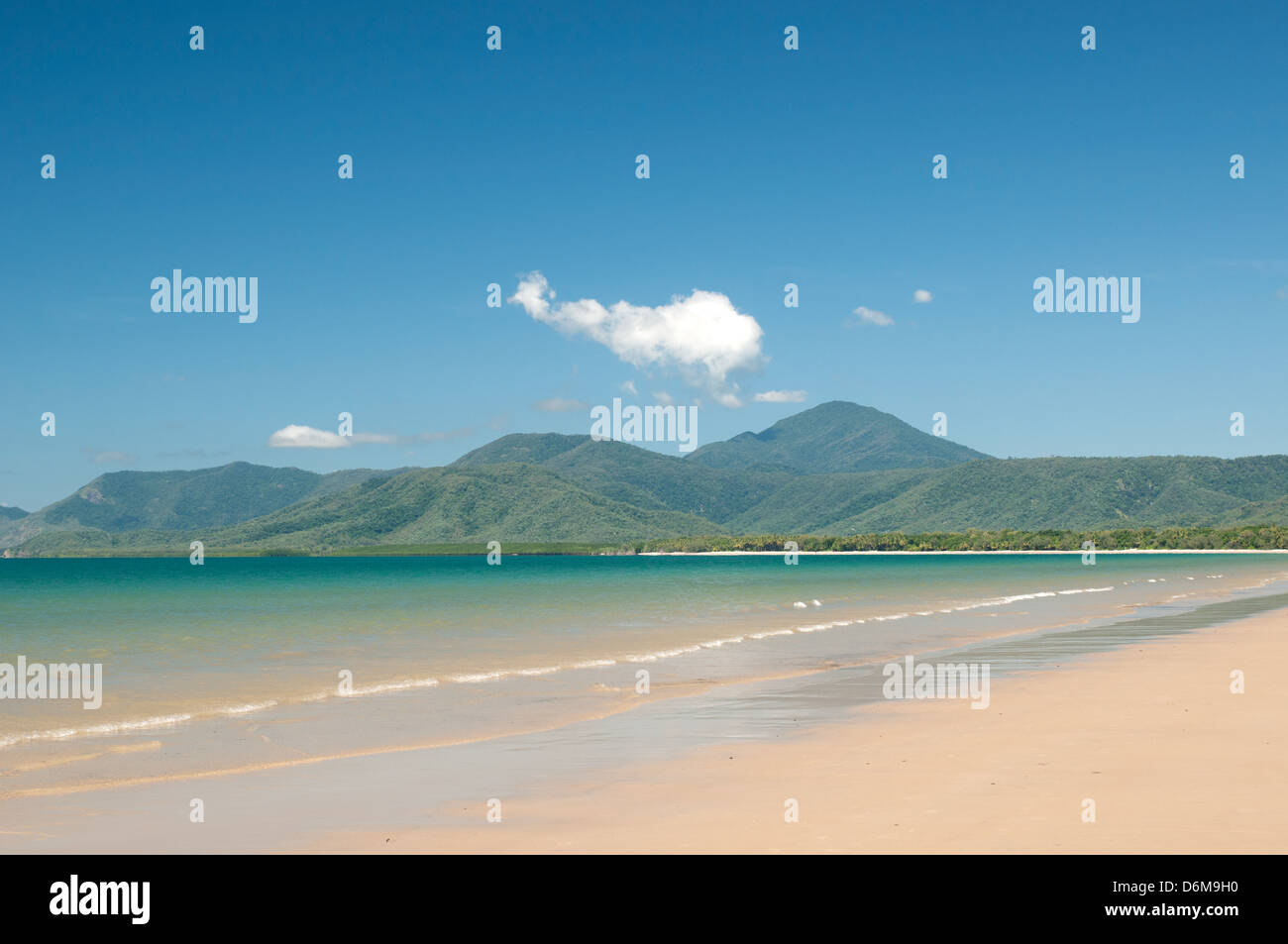Spiaggia a Port Douglas, estremo Nord Queensland, Australia Foto Stock
