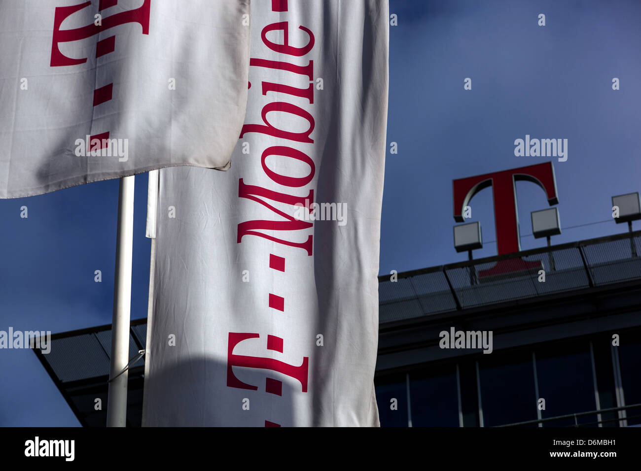 La sede centrale della società T Mobile, logo, Praga Repubblica Ceca Foto Stock