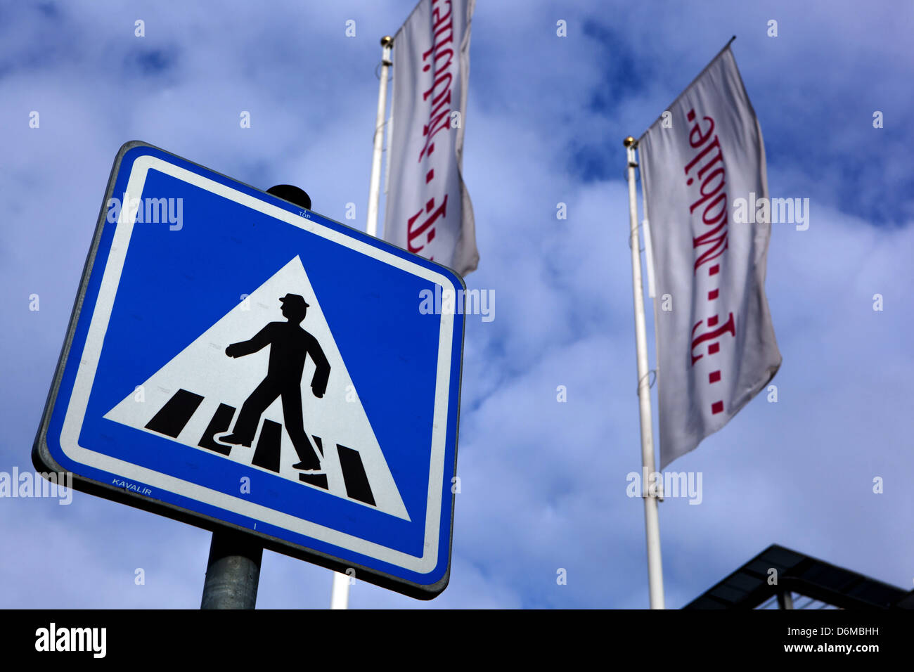 La sede centrale della società T Mobile, logo, Praga Repubblica Ceca Foto Stock