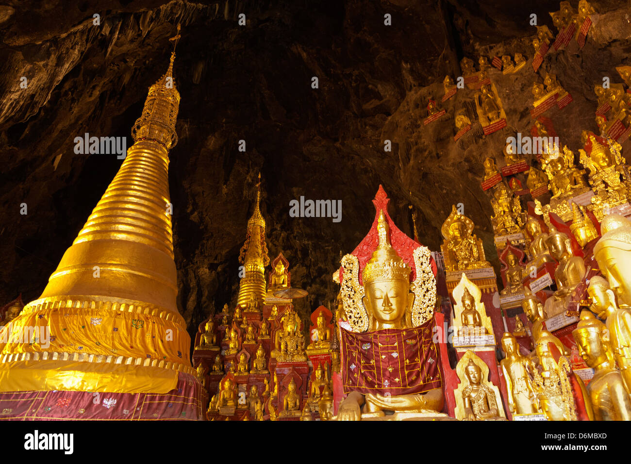 Il buddista fantastiche grotte di Pindaya, Myanmar 5 Foto Stock