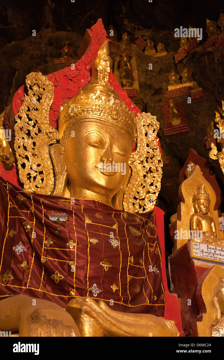 Il buddista fantastiche grotte di Pindaya, Myanmar 8 Foto Stock