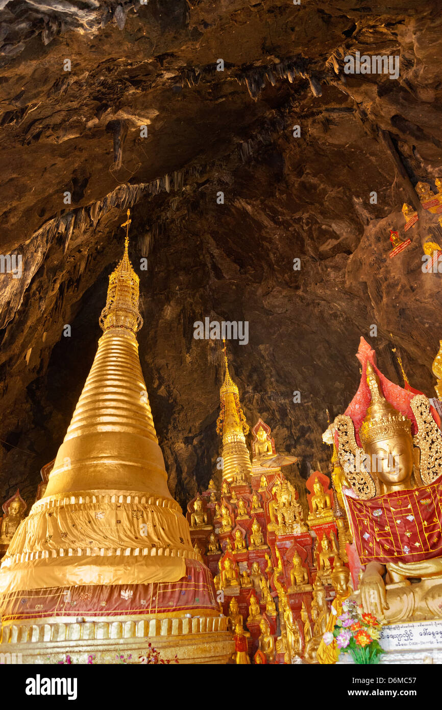 Il buddista fantastiche grotte di Pindaya, Myanmar 12 Foto Stock