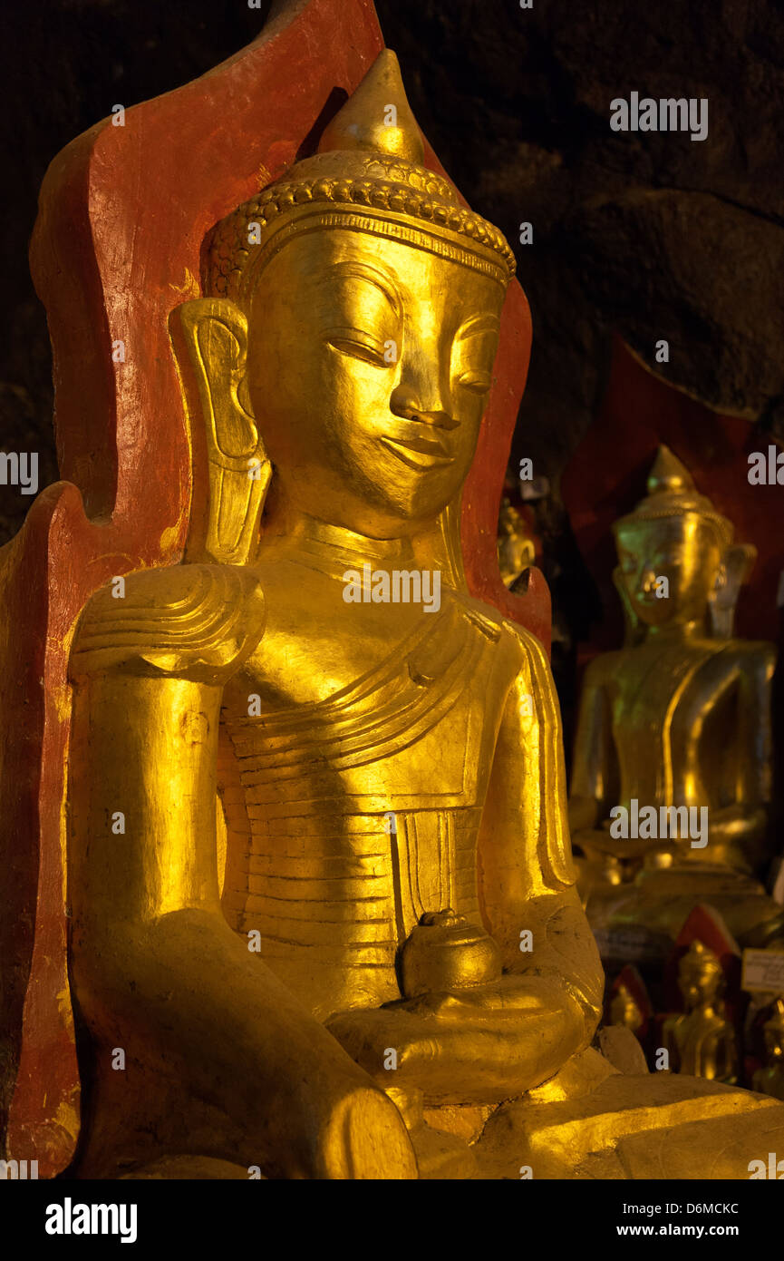 Il buddista fantastiche grotte di Pindaya, Myanmar 24 Foto Stock