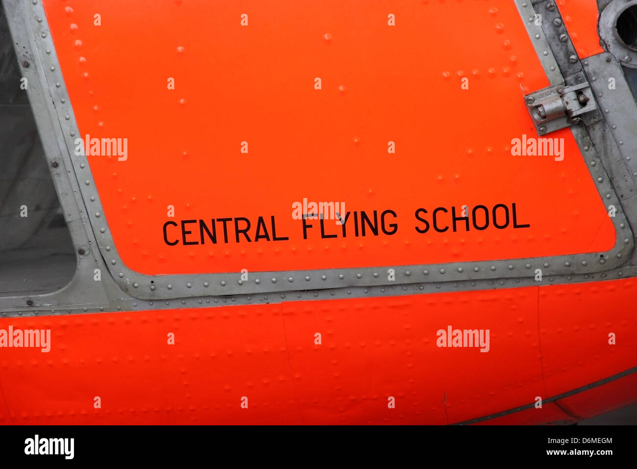 Scuola di Volo scritto sulla porta di un piano Foto Stock