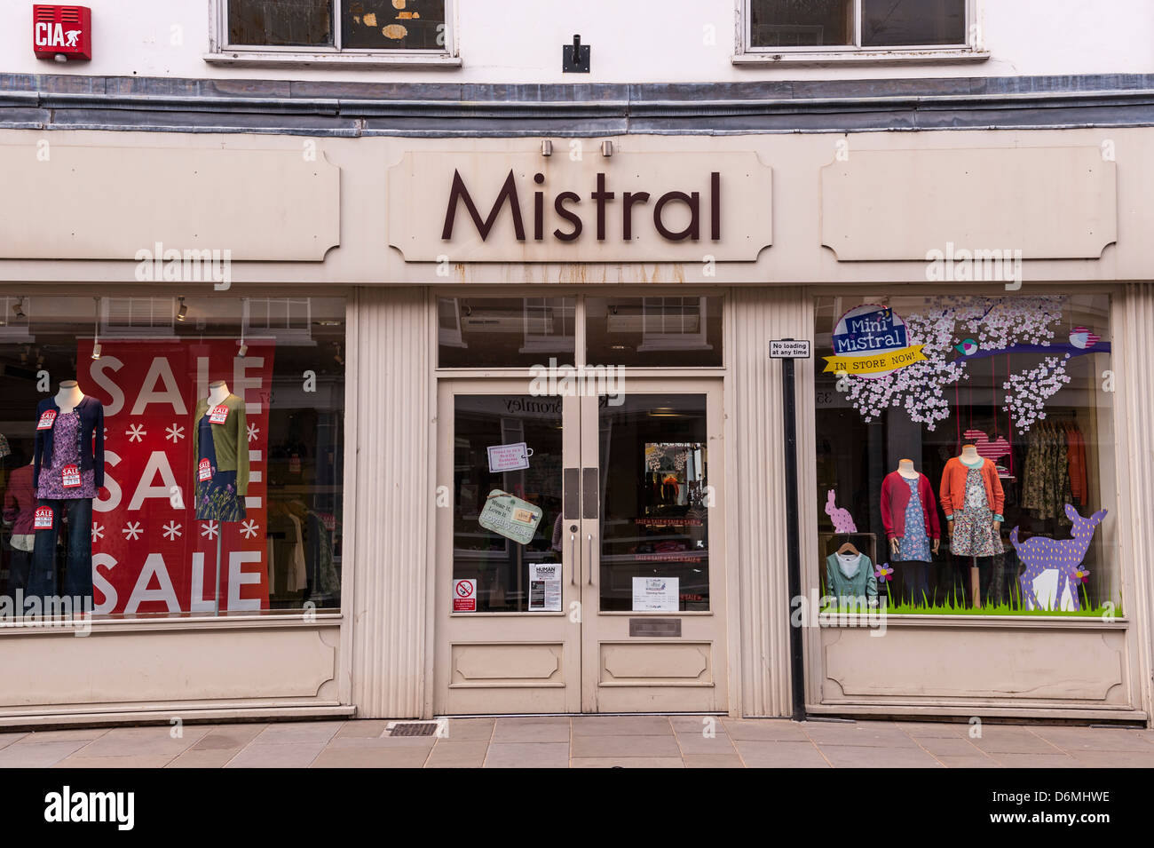Il Mistral shop store in Salisbury , Wiltshire , Inghilterra , Inghilterra , Regno Unito Foto Stock Il Mistral shop store in Salisbury , Wiltshire , Inghilterra , Inghilterra , Regno Unito Foto Stock