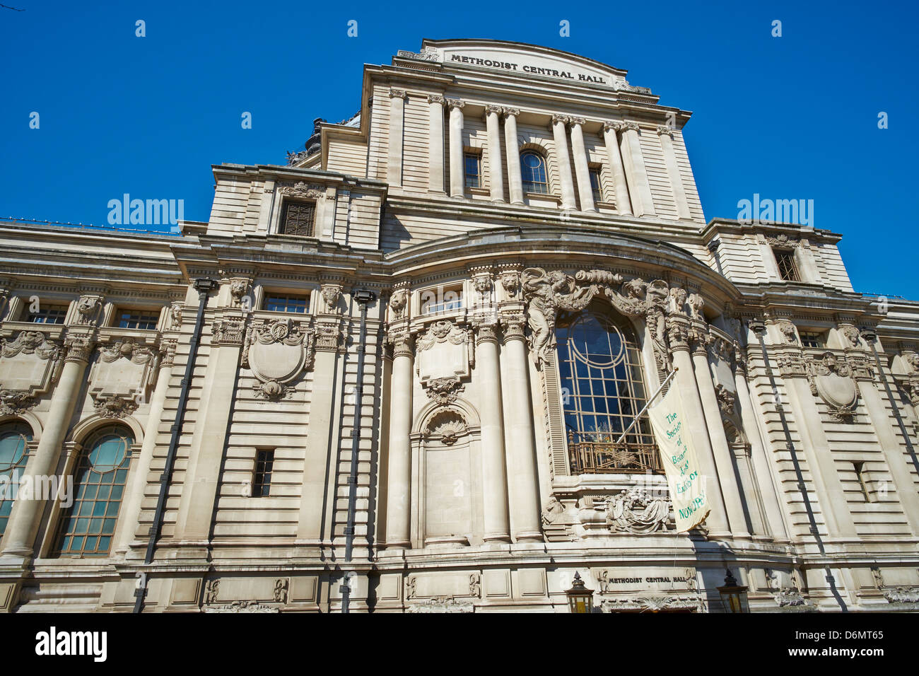 Esterno del Methodist Central Hall Storey's Gate Westminster London REGNO UNITO Foto Stock