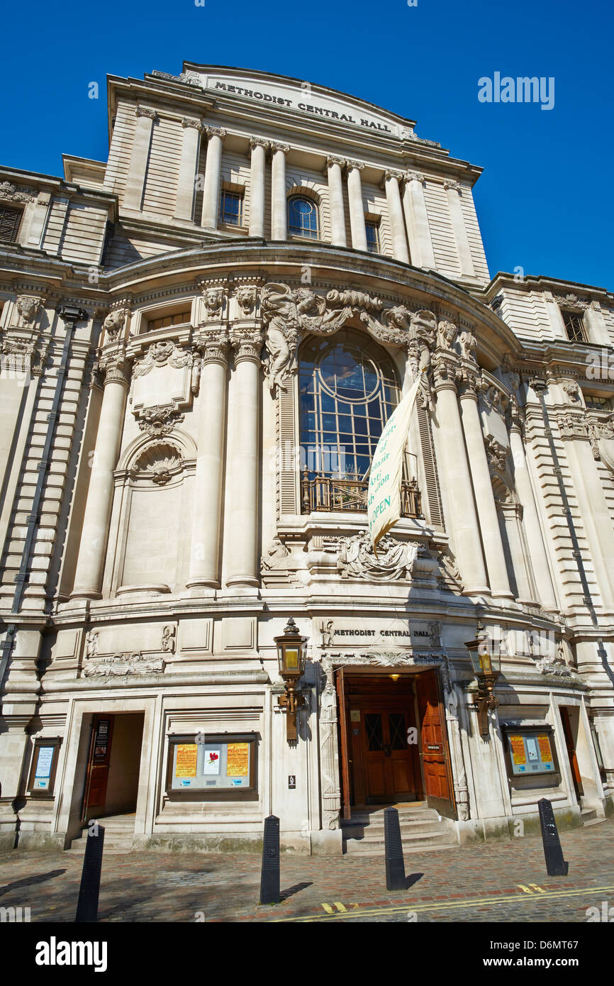 Esterno del Methodist Central Hall Storey's Gate Westminster London REGNO UNITO Foto Stock