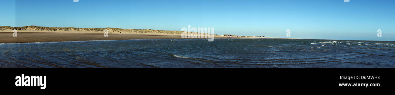 Camber Sands sky nuvole onde mare oceano della segala Foto Stock