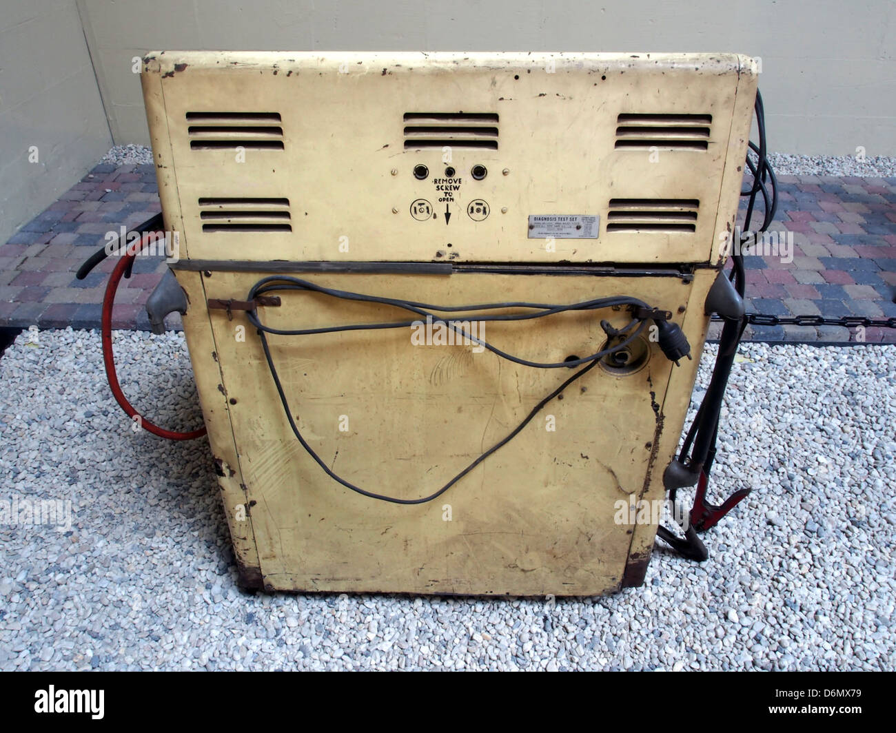 Il set di test diagnostici Ford è uno strumento diagnostico progettato per valutare le prestazioni e le condizioni dei veicoli Ford. Si trattava di una parte essenziale delle offerte di assistenza di Ford, che forniva ai tecnici dati accurati per la manutenzione e le riparazioni dei veicoli. Foto Stock
