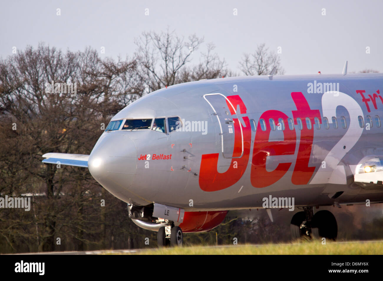 Jet2 piano passeggero in partenza Leeds Bradford Airport Foto Stock