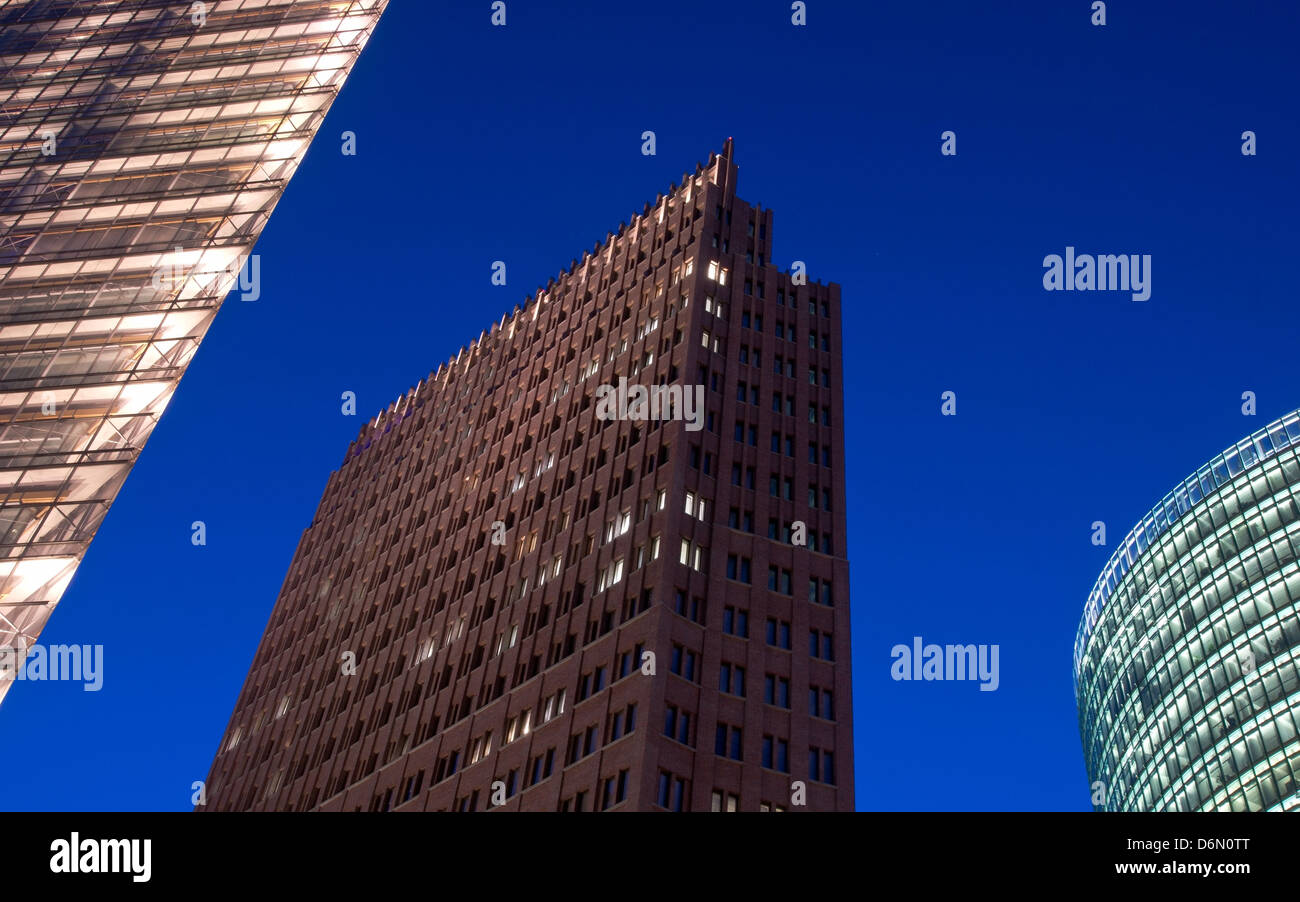 Berlino, Germania, edifici di fine a Potsdamer Platz di notte Foto Stock