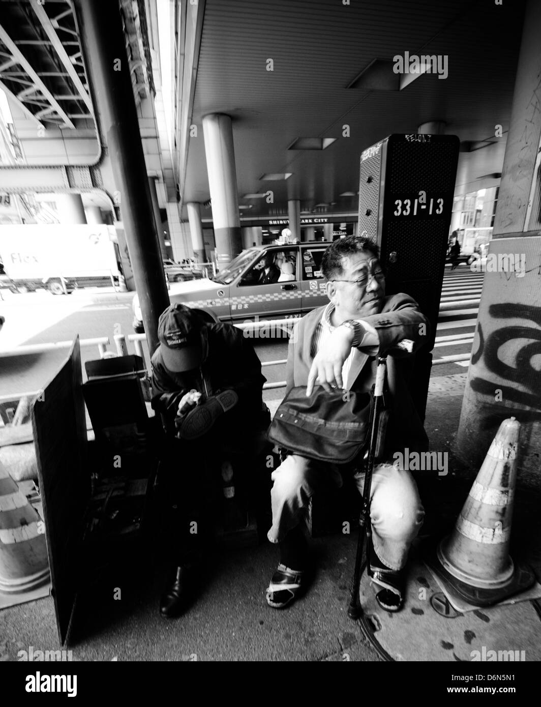 Solitario solitario di persone anziane Foto Stock