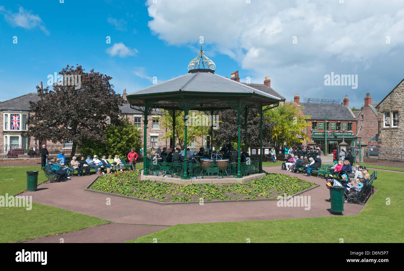 Gran Bretagna, Beamish, Nord dell Inghilterra Open-Air museo vivente di storia, la città, concerto di banda Foto Stock