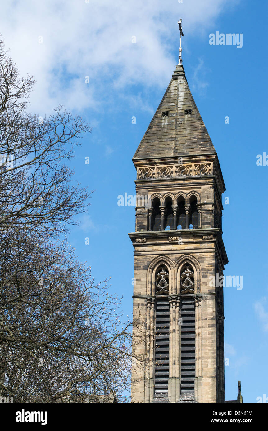 Il campanile della chiesa parrocchiale di St George Jesmond, Newcastle Inghilterra del nord est Foto Stock