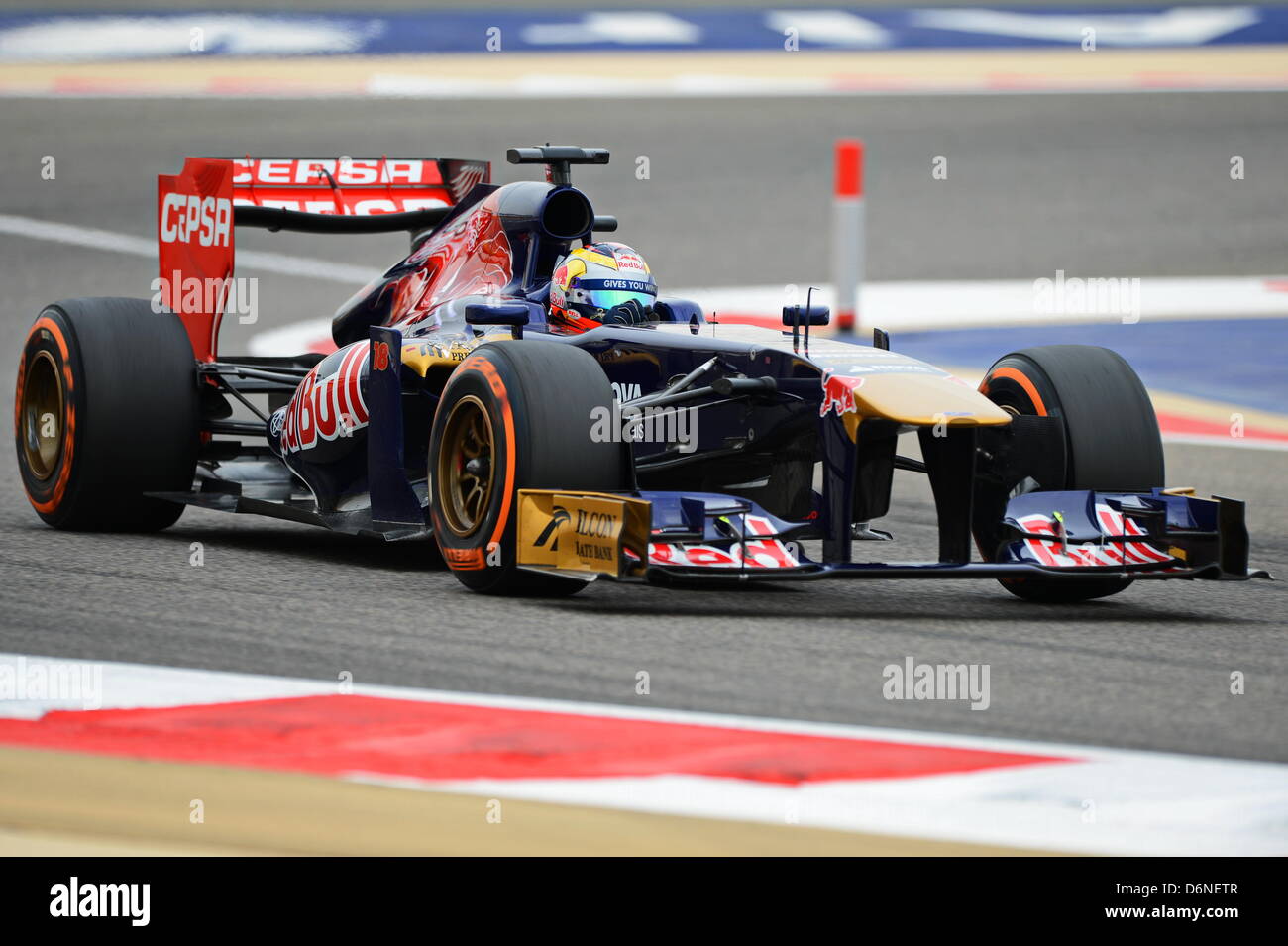 Manama, Bahrain. Xxi Aprile, 2013. Jean-Eric Vergne (FRA), la Scuderia Toro Rosso - Formula1 nel Campionato del Mondo 2013 - Round 04 al Circuito Internazionale del Bahrain, Manama, Bahrein, Sabato 20 Aprile 2013 Foto Stock