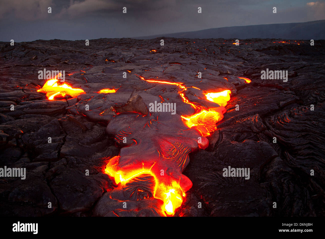 Il flusso di lava dal vulcano Kilauea's Puu Oo sfiato vicino all punto Hakuma, Isola delle Hawaii (Big Island), Hawaii ,USA Foto Stock