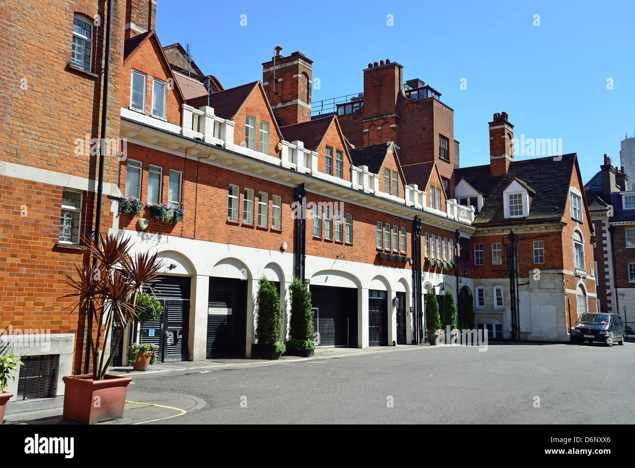 Balfour Mews, Mayfair, City of Westminster, Londra, Inghilterra, Regno Unito Foto Stock