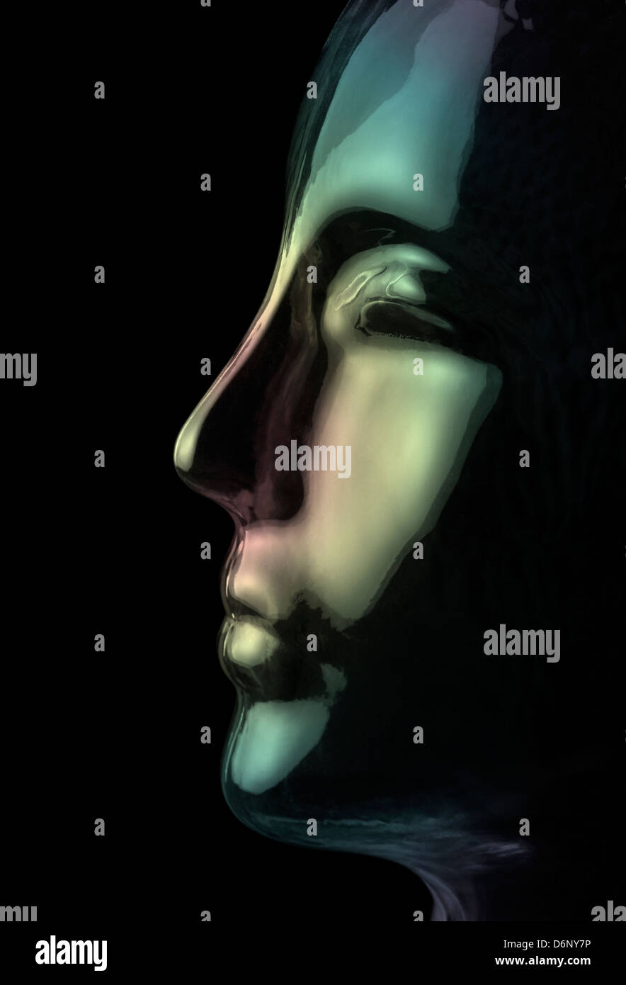 Scienza avveniristica tema che mostra una opalescente e traslucido riflettente testa umana fatta di vetro nella parte posteriore in nero Foto Stock