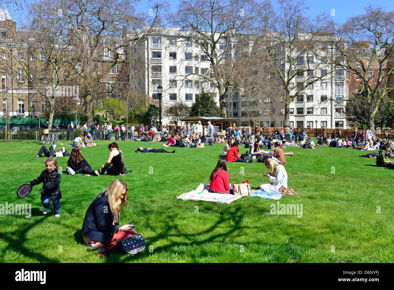 Parco verde in primavera, West End, la City of Westminster, London, Greater London, England, Regno Unito Foto Stock