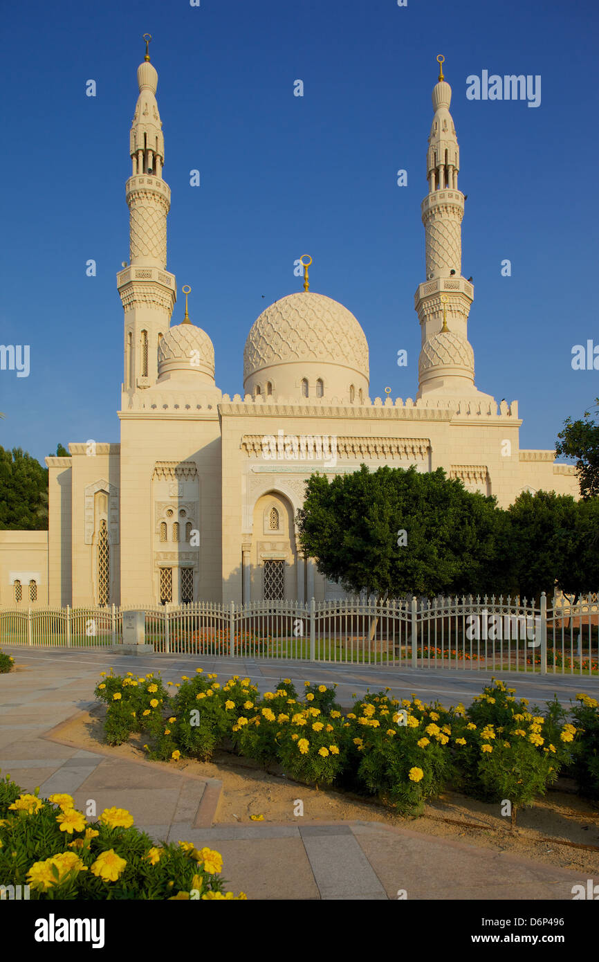 La Moschea di Jumeirah, Dubai, Emirati Arabi Uniti, Medio Oriente Foto Stock