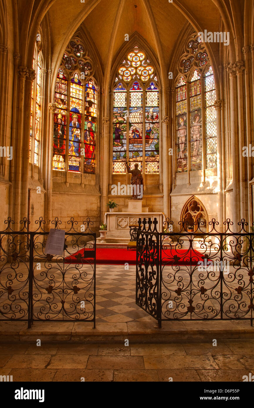 Una piccola cappella all'interno di Vendome Abbey, Loir-et-Cher, Centre, Francia, Europa Foto Stock