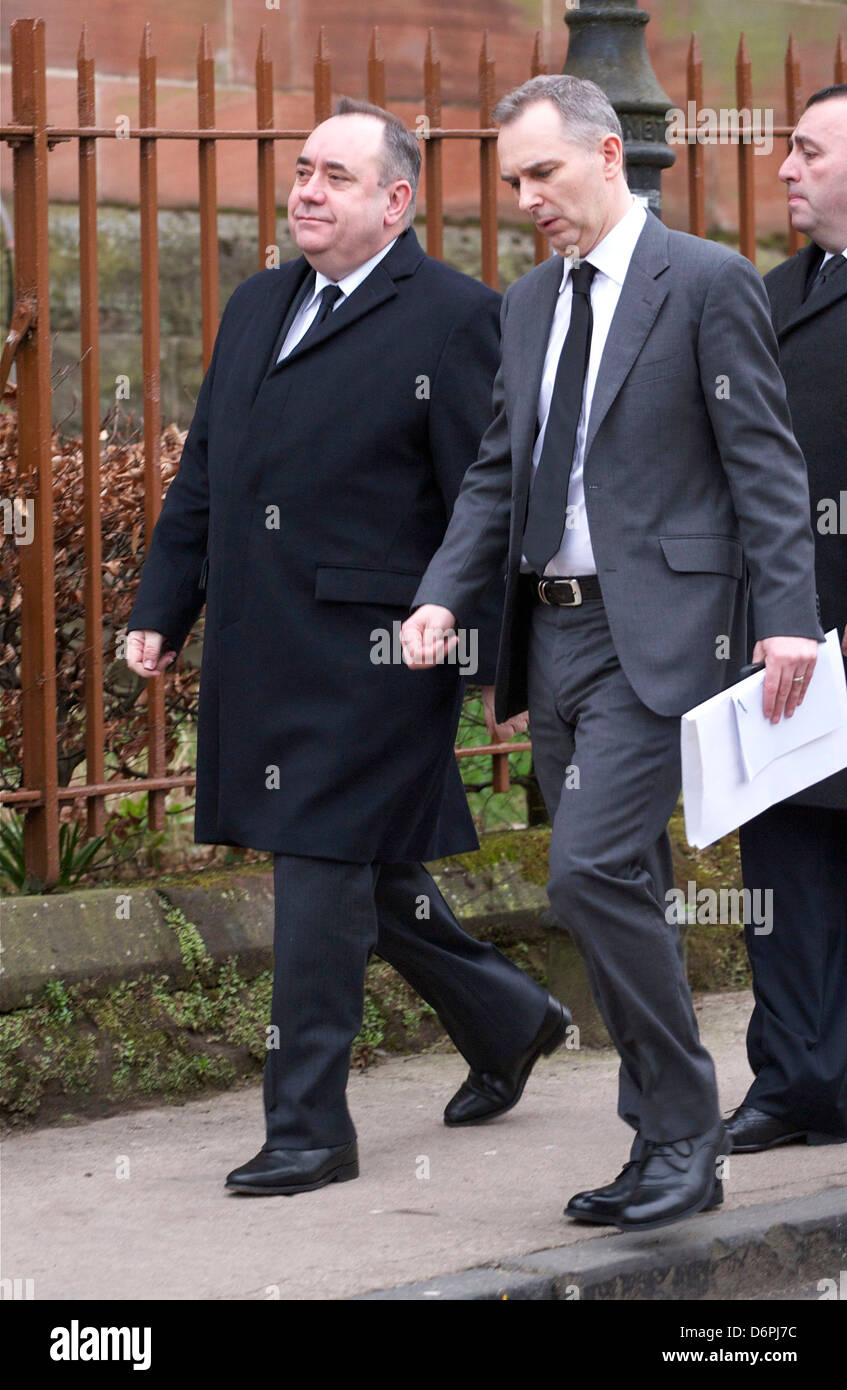 Scottish Primo Ministro Alex Salmond il funerale di Paolo McBride QC, tenutasi a San Luigi' chiesa in Garnethill Glasgow, Foto Stock