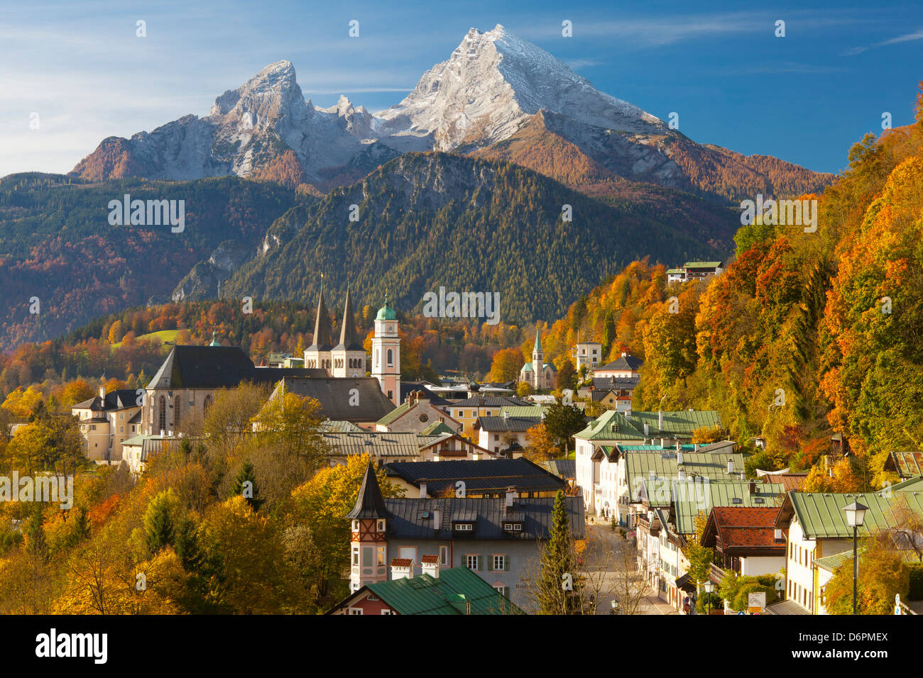 Vista su Berchtesgaden e sul monte Watzmann, Berchtesgaden, Baviera, Germania, Europa Foto Stock
