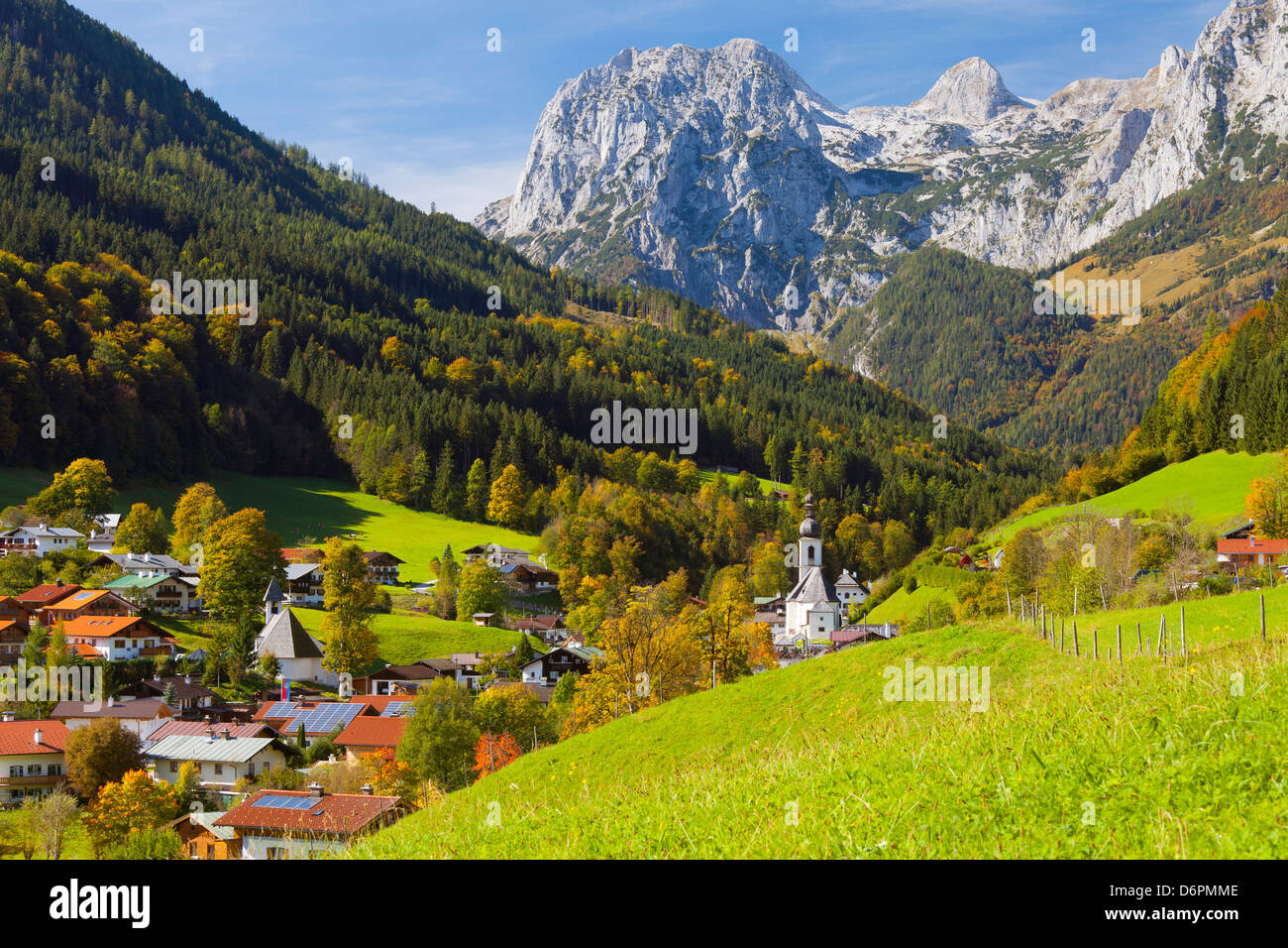 Vista di Ramsau in autunno, vicino a Berchtesgaden, Baviera, Germania, Europa Foto Stock