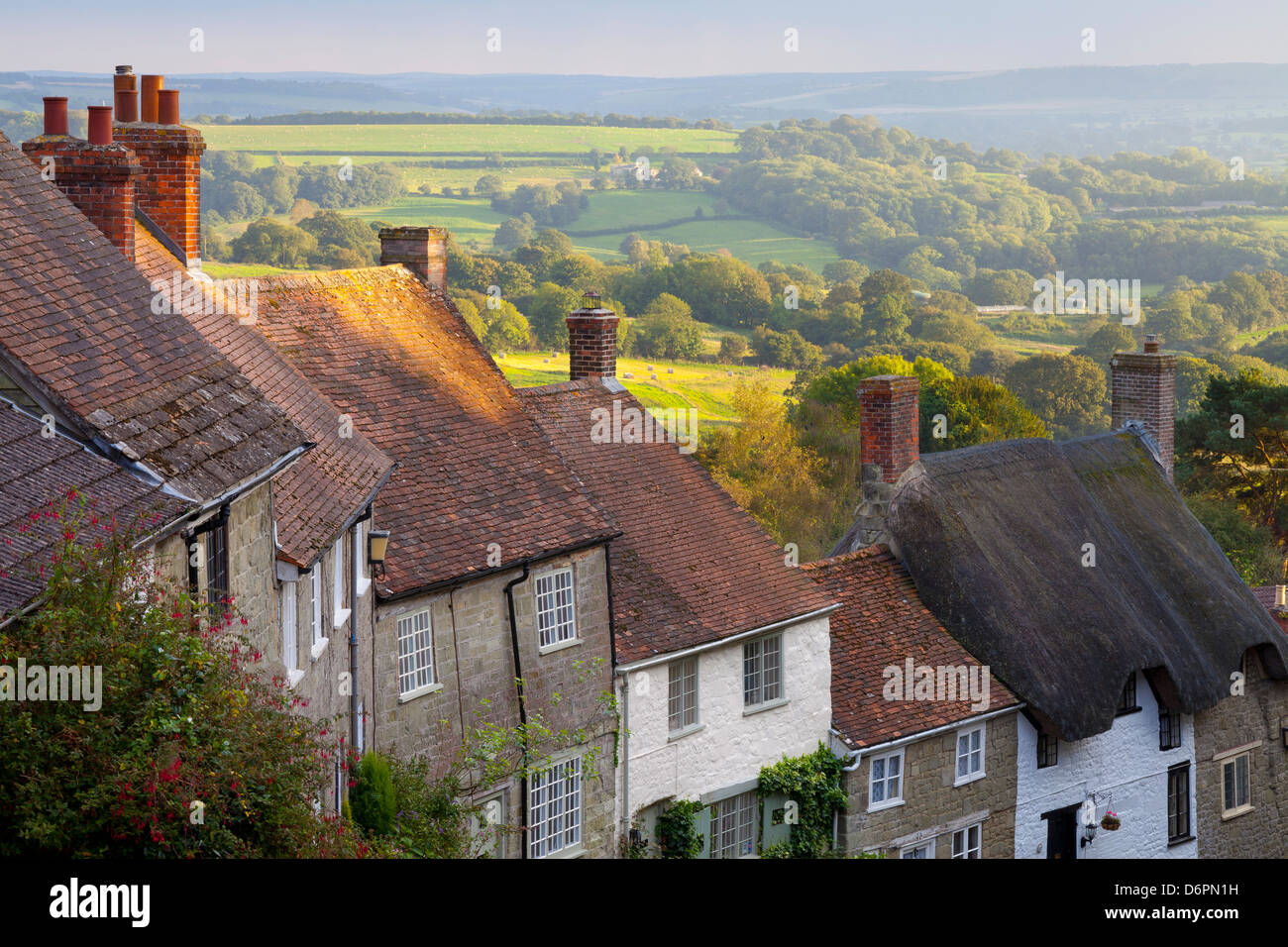 Case lungo la Collina d'oro, Shaftesbury, Dorset, England, Regno Unito, Europa Foto Stock