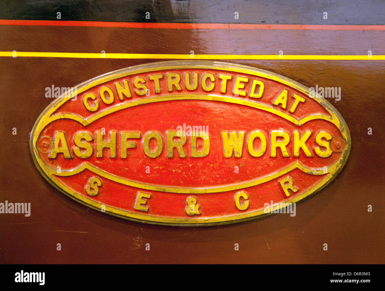 Ashford opere ferroviarie targhetta di fabbrica su un motore a vapore, National Railway Museum, York, Regno Unito Foto Stock